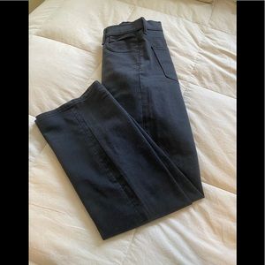 *Used* Stonewashed black Levi’s jeans. 36W 34L